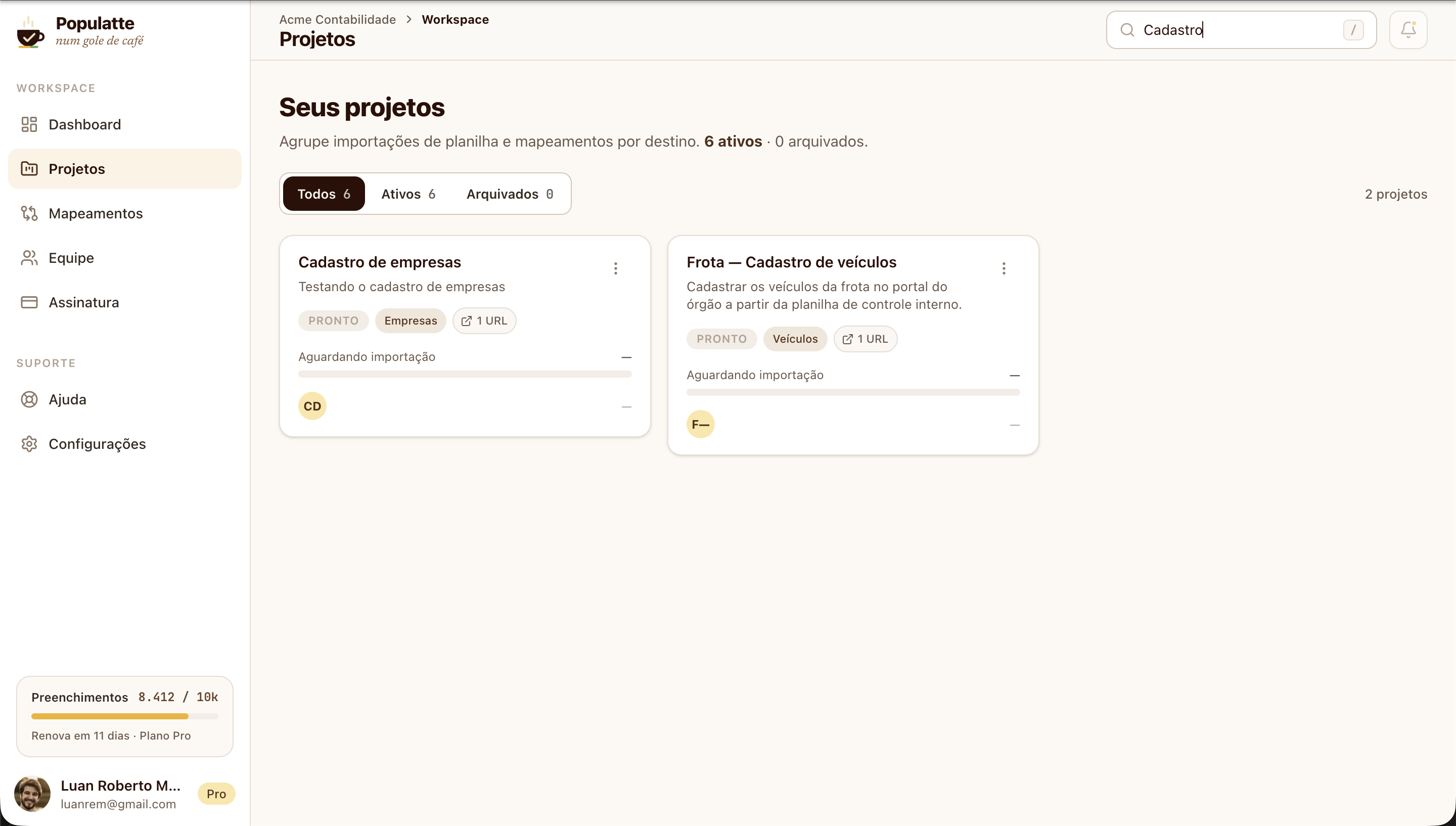 Populatte's project list filtered by search, with two cards showing status, entity, URL count and a progress bar.